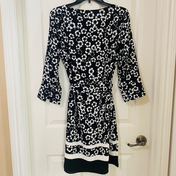H&M Womens Size 10 Black White Floral Dress Tie Belt 3/4 Sleeve Knee Length - Picture 3 of 10